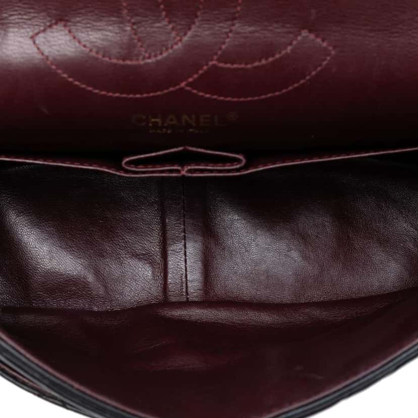 Chanel Reissue 2.55 Aged Calfskin Double Flap 226 Black Leather Good condition - Model View