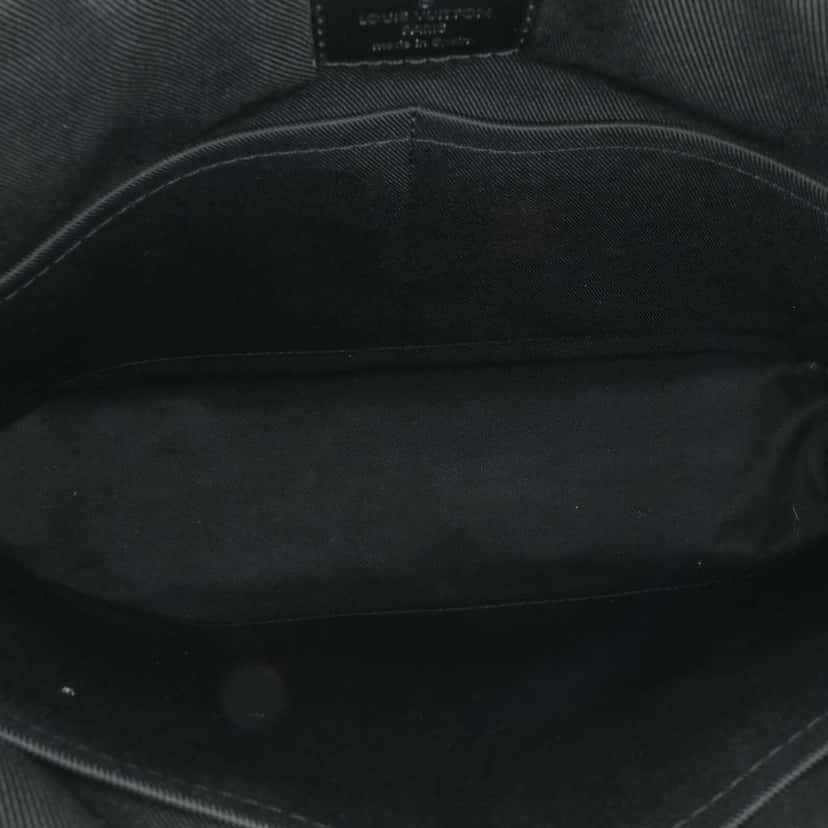 Louis Vuitton Damier Graphite District MM Black Canvas Good condition - Model View