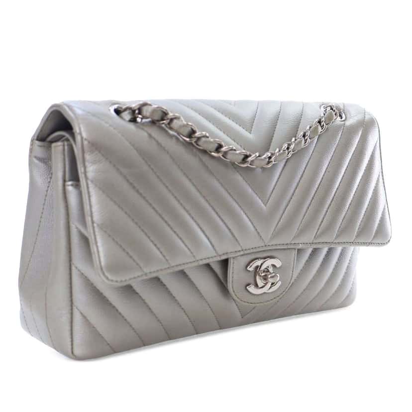 Chanel Medium Classic Chevron Caviar Double Flap Silver Leather Good condition - Back View