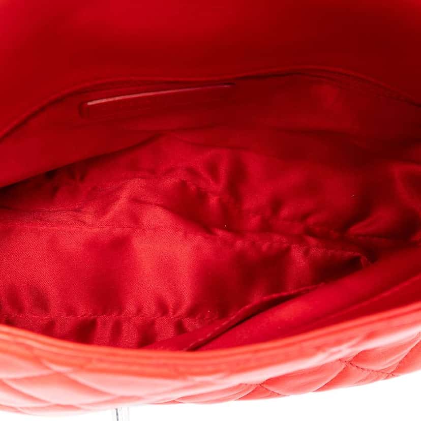 Chanel Jumbo Quilted Calfskin Tender Touch Flap Red Leather Good condition - Model View