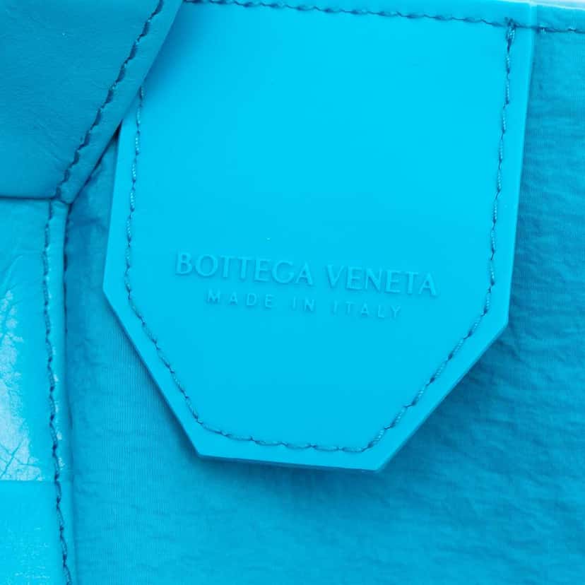 Bottega Veneta Small Paper Calfskin Intrecciato Cassette Crossbody Blue Leather Very good condition - Box View
