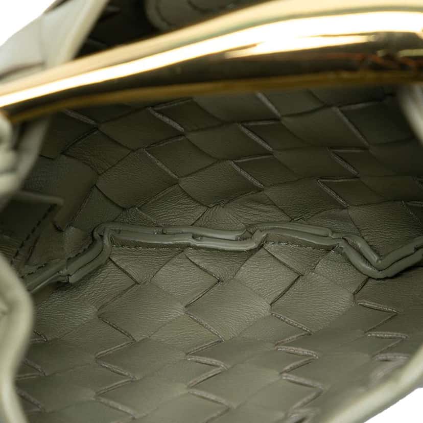 Bottega Veneta Baby Lambskin Intrecciato Sardine Grey Leather Good condition - Model View