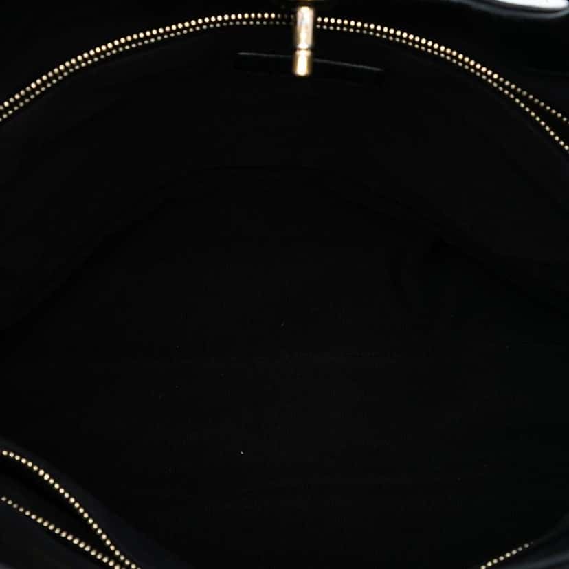 Chanel Large Quilted Lambskin 31 Shopping Bag Black Leather Good condition - Model View