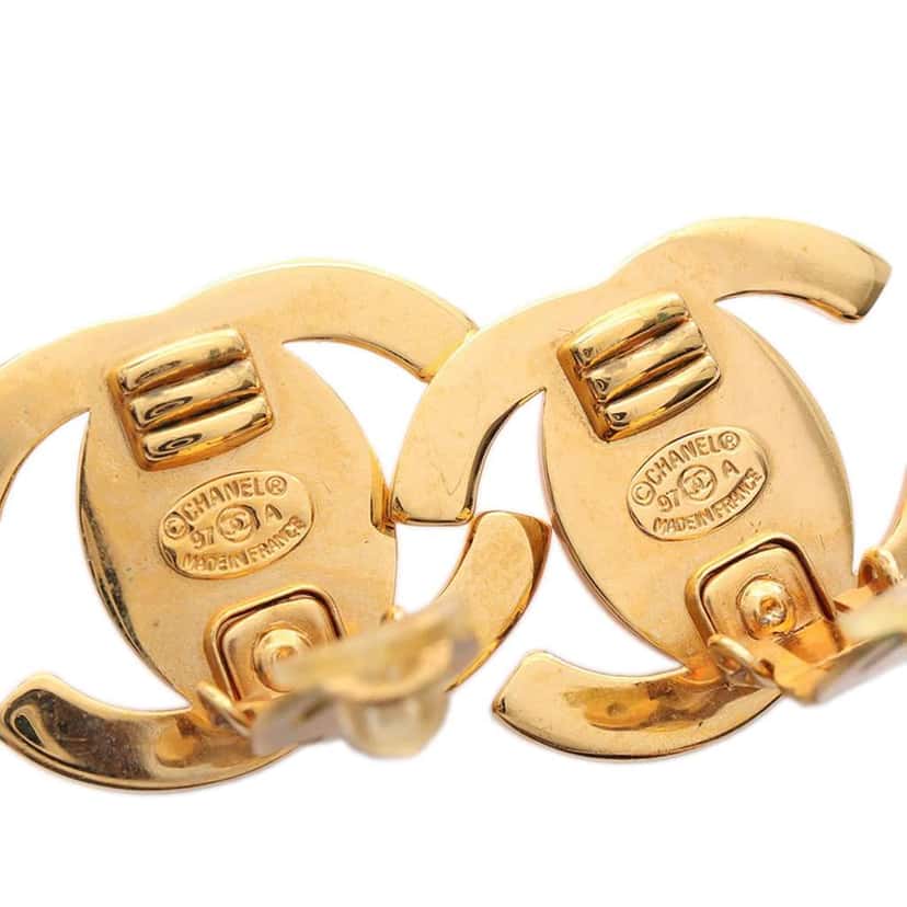 Chanel Gold Plated CC Turn Lock Clip on Earrings Gold Metal Good condition - Inside View
