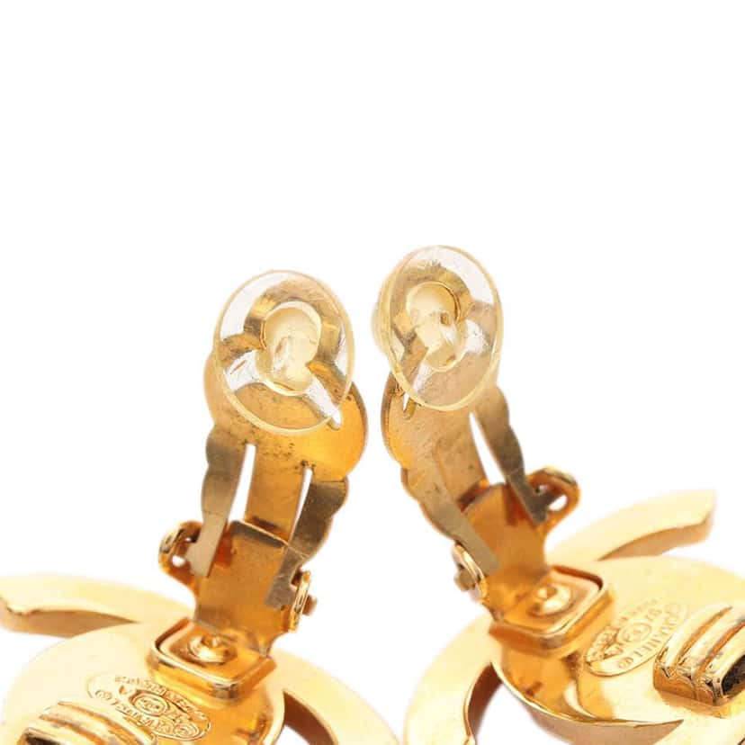 Chanel Gold Plated CC Turn Lock Clip on Earrings Gold Metal Good condition - Box View