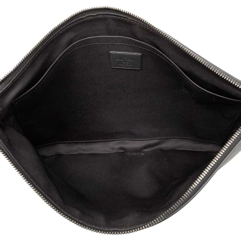 Louis Vuitton Monogram Shadow Discovery Pochette Black Leather Very good condition - Model View