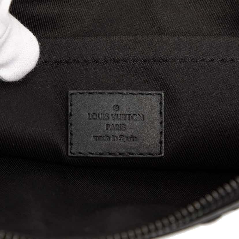 Louis Vuitton Monogram Shadow Discovery Pochette Black Leather Very good condition - Box View