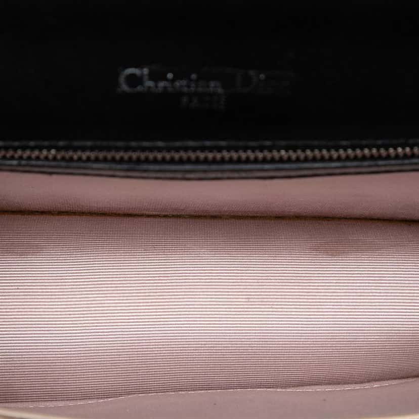 Dior Small Lambskin Diorama Flap Black Leather Good condition - Model View