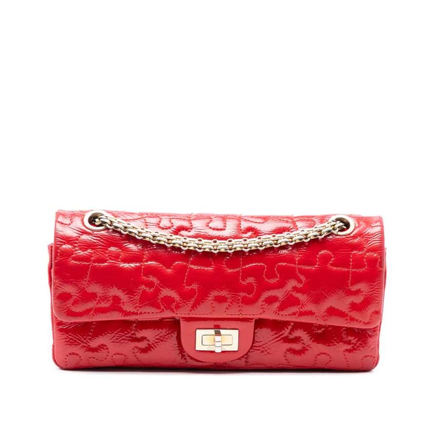 Chanel Reissue 2.55 Crackled Patent Puzzle East West Double Flap Red Leather Good condition - Front View