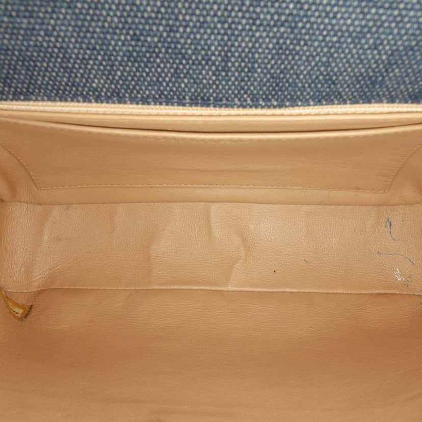 Chanel Reissue 2.55 Chocolate Bar Denim Top Handle Flap Blue Denim Good condition - Model View