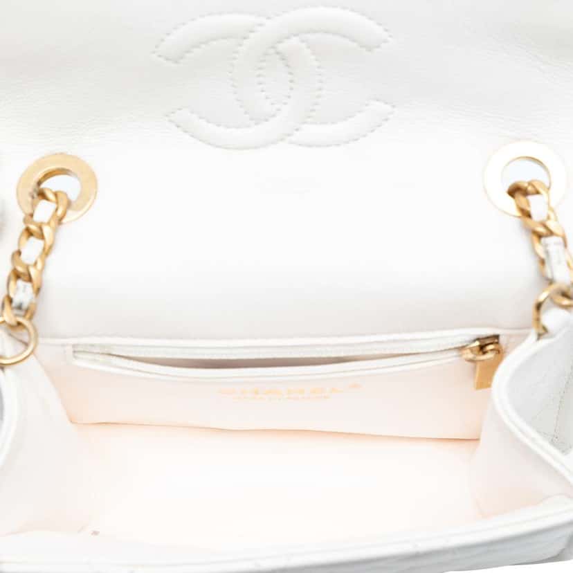 Chanel Mini Quilted Caviar Sweet Classic Flap White Leather Good condition - Model View