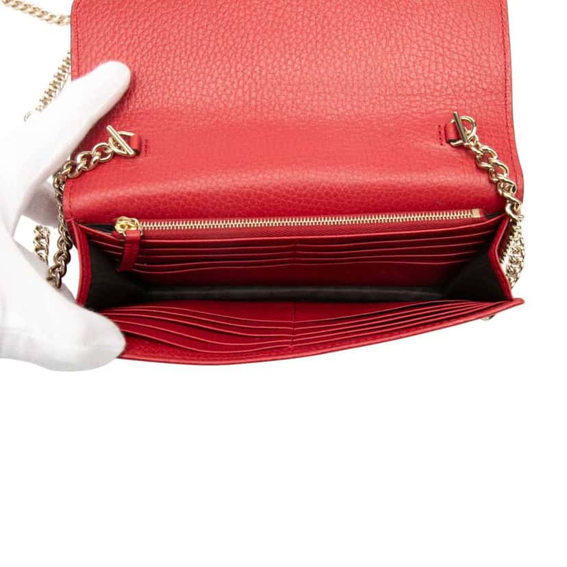 Gucci Leather Interlocking G Dollar Wallet on Chain Red Leather Very good condition - Model View