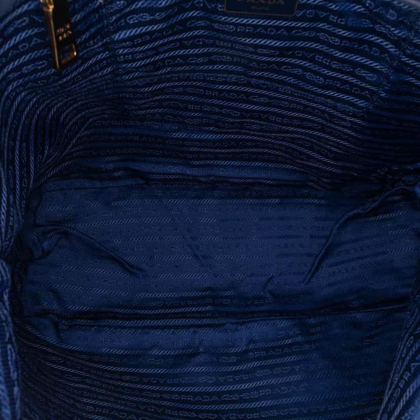 Prada Saffiano Trimmed Tessuto Tote Blue Good condition - Model View