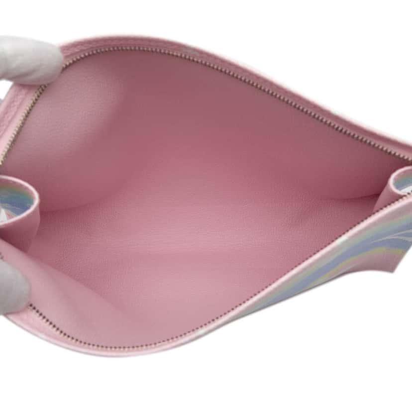 Louis Vuitton Monogram Escale Toiletry Pouch 26 Pink Good condition - Model View