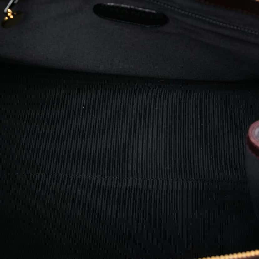 Chanel CC Caviar Tote Red Leather Good condition - Model View