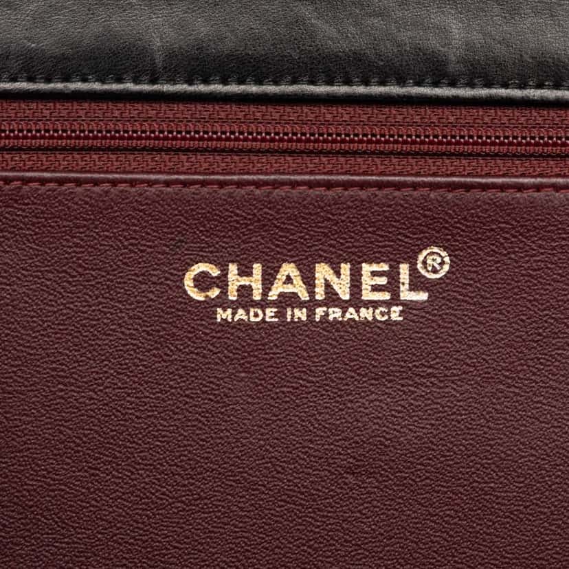 Chanel CC Quilted Lambskin Single Flap Black Leather Good condition - Box View