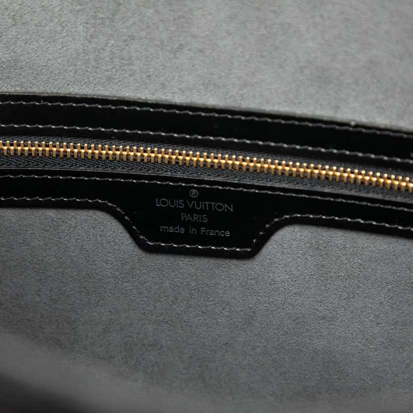 Louis Vuitton Epi Lussac Black Leather Good condition - Box View