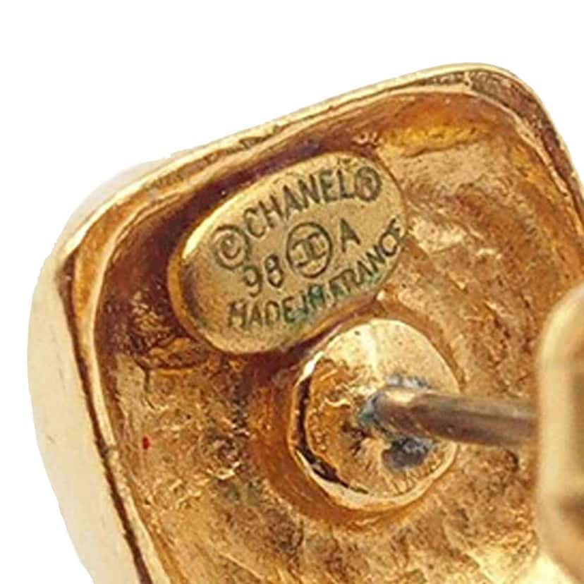 Chanel Gold Plated CC Pearl Push Back Earrings Gold Metal Good condition - Box View