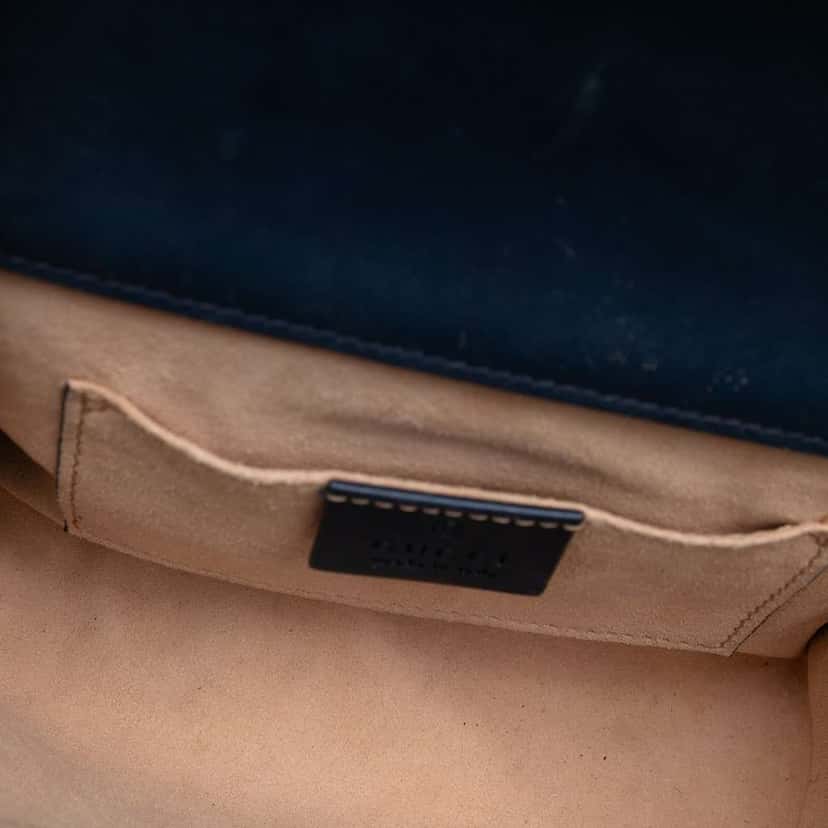 Gucci Small Guccissima Padlock Crossbody Blue Leather Good condition - Model View
