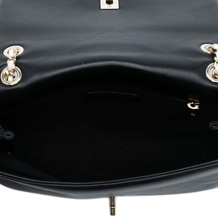 Chanel Small Lambskin Entwined Chain Flap Black Leather Good condition - Model View
