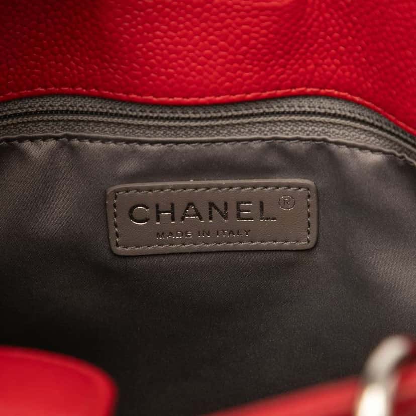 Chanel Caviar Petite Shopping Tote Red Leather Very good condition - Box View