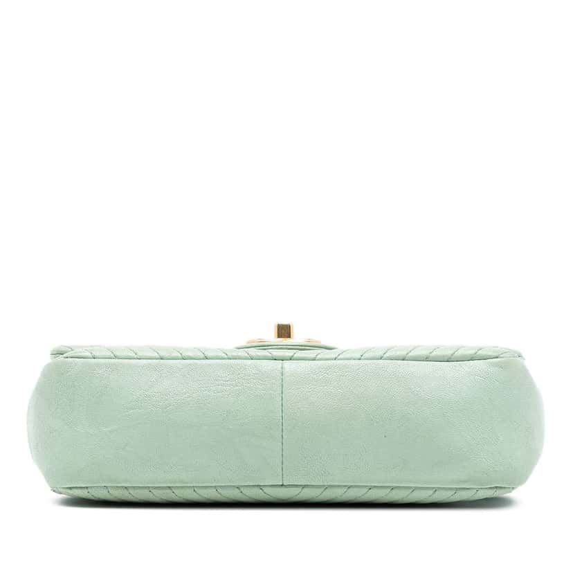 Chanel Small Chevron Wrinkled Calfskin Medallion Charm Surpique Flap Green Leather Good condition - Inside View