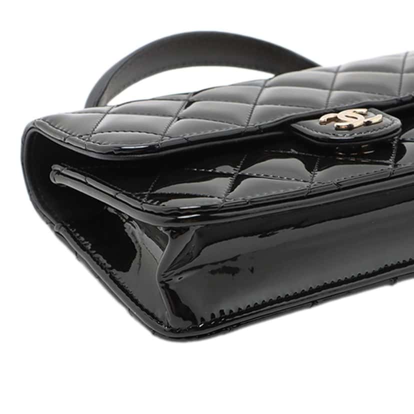 Chanel CC Quilted Patent Top Handle Phone Holder with Chain Black Leather Good condition - Inside View