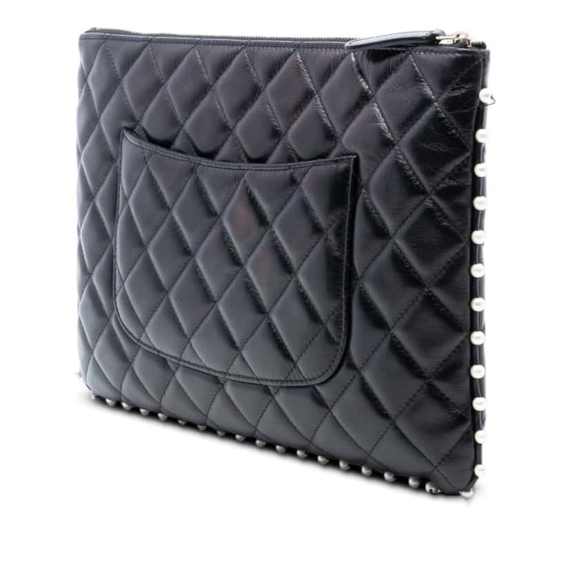 Chanel Medium Quilted Lambskin Pearl O Case Clutch Black Leather Good condition - Back View