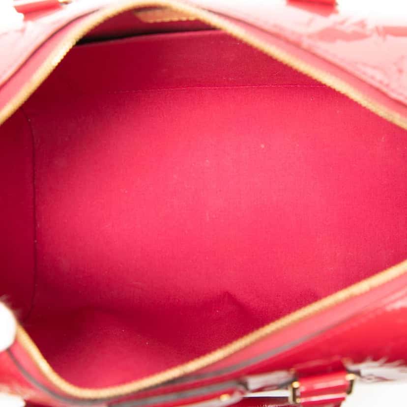 Louis Vuitton Monogram Vernis Montana Red Leather Good condition - Model View