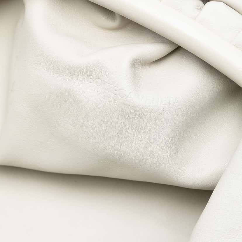 Bottega Veneta Lambskin The Pouch White Leather Good condition - Box View