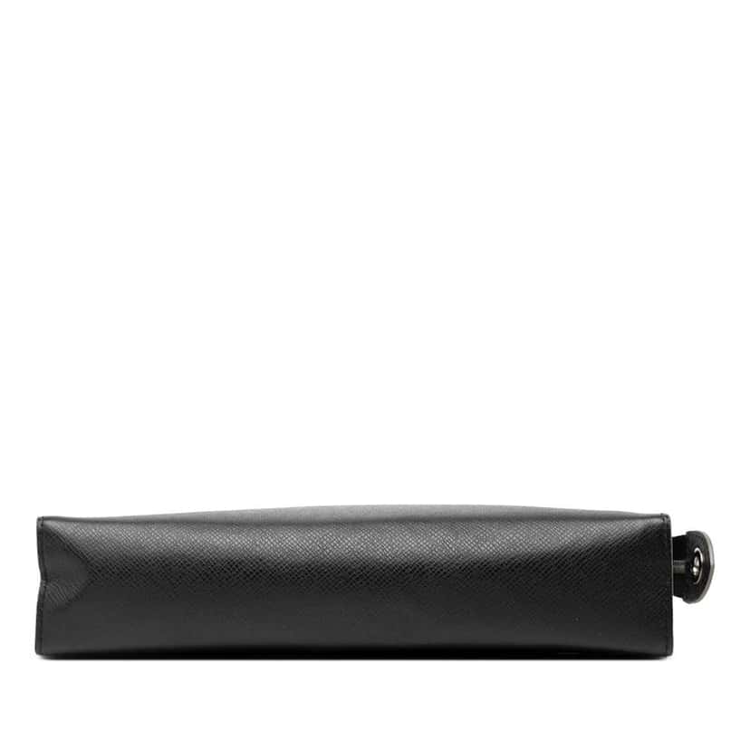 Louis Vuitton Taiga Pochette Voyage MM Black Leather Good condition - Inside View