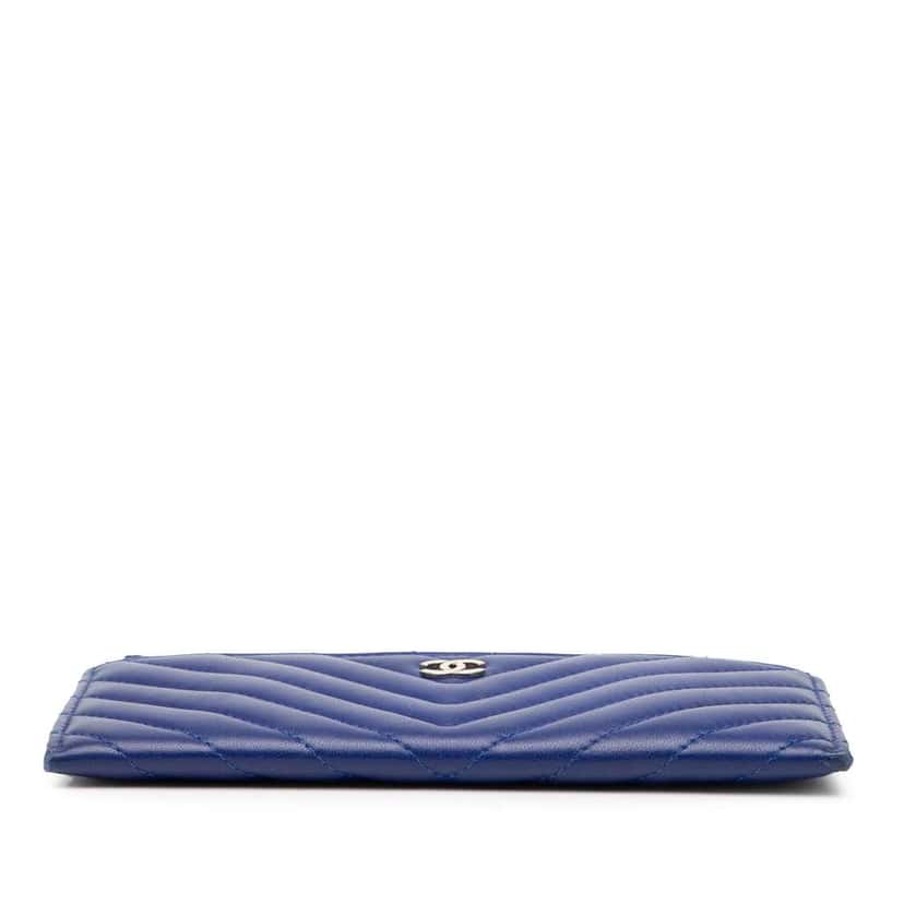 Chanel CC Chevron Calfskin Zip Wallet Blue Leather Good condition - Inside View