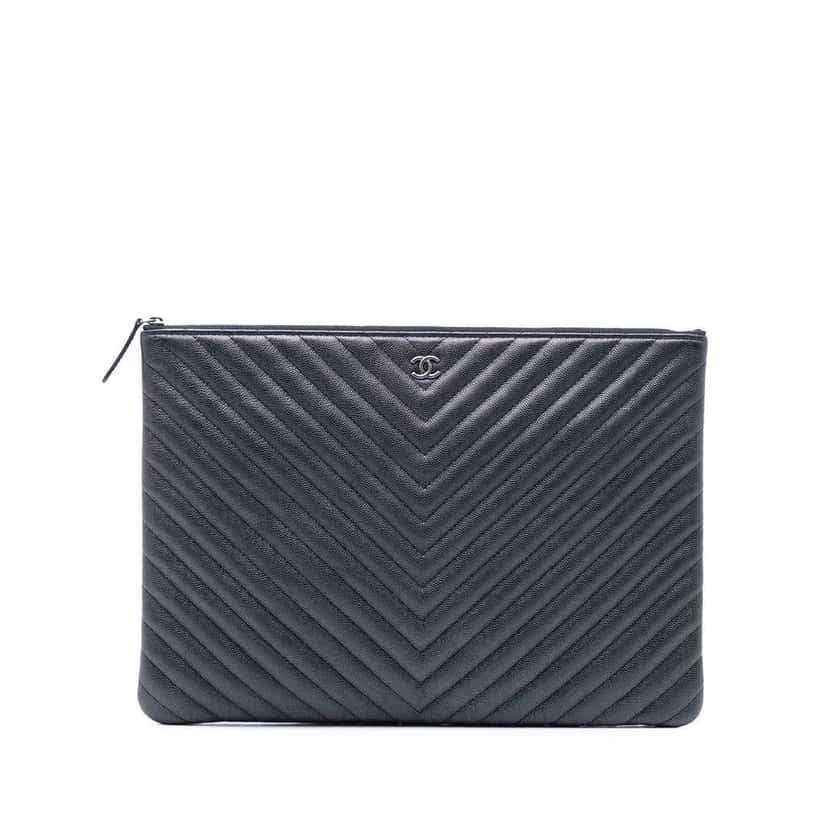 Chanel Large CC Chevron Iridescent Caviar O Case Clutch Purple Leather Very good condition - Front View
