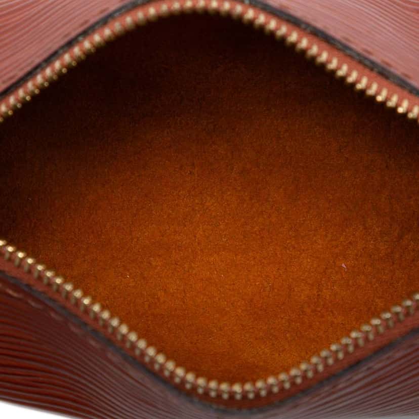 Louis Vuitton Epi Pochette Papillon Brown Leather Good condition - Model View