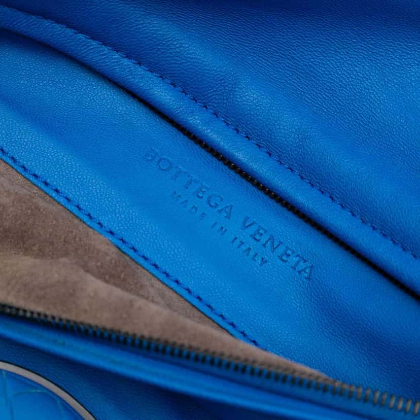 Bottega Veneta Nappa Intrecciato Turn Lock Clutch Blue Leather Good condition - Box View