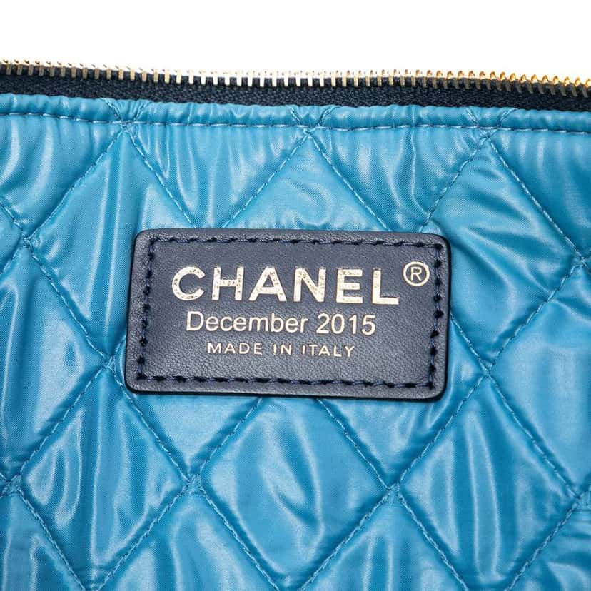 Chanel Large Lambskin Colorblock Patchwork O Case Blue Leather Good condition - Box View