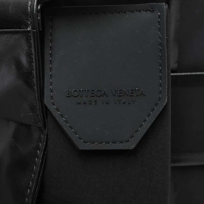 Bottega Veneta Candy Paper Calfskin Intrecciato Cassette Crossbody Black Leather Very good condition - Box View