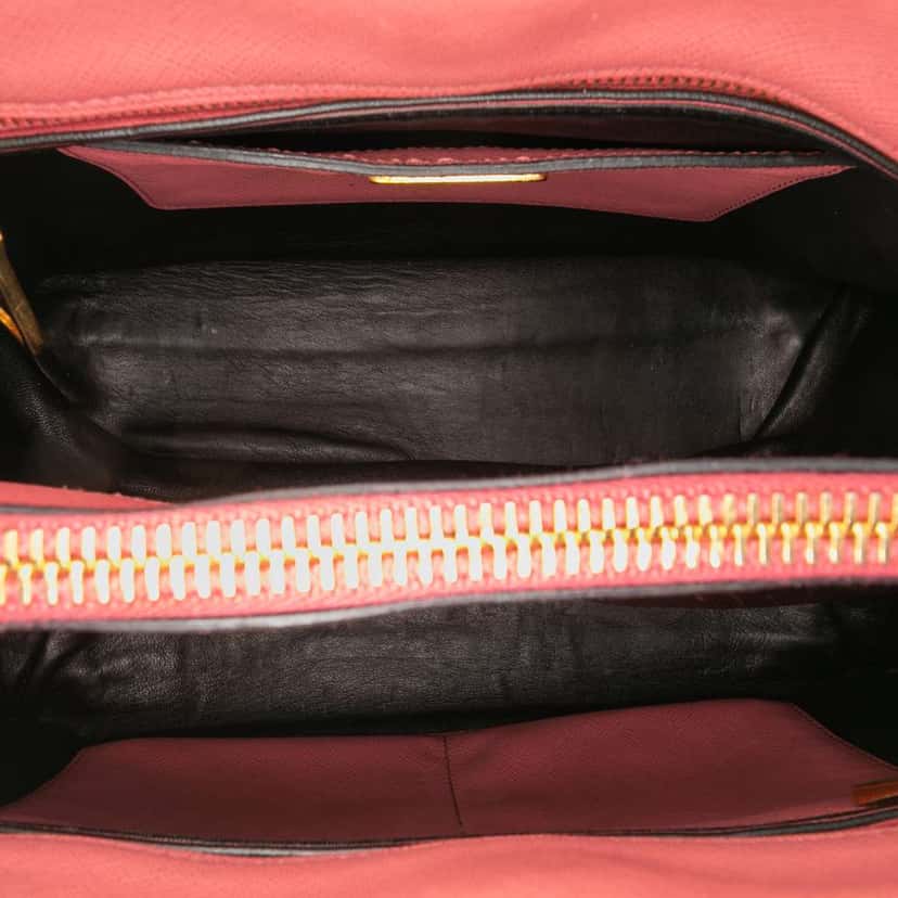 Prada Saffiano Soft Triple Pocket Tote Pink Leather Very good condition - Model View