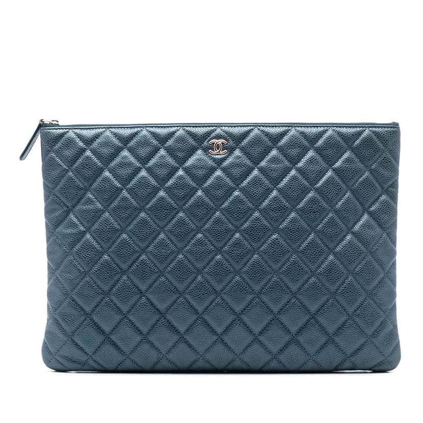 Chanel Large Quilted Caviar O Case Clutch Blue Leather Good condition - Front View