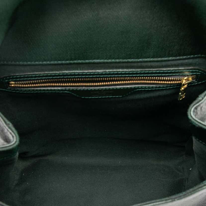 Louis Vuitton Taiga Cassiar Green Leather Good condition - Model View