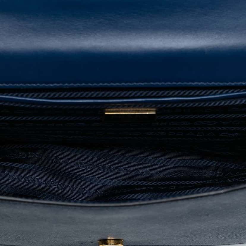 Prada Saffiano Lux Chain Crossbody Blue Leather Good condition - Model View