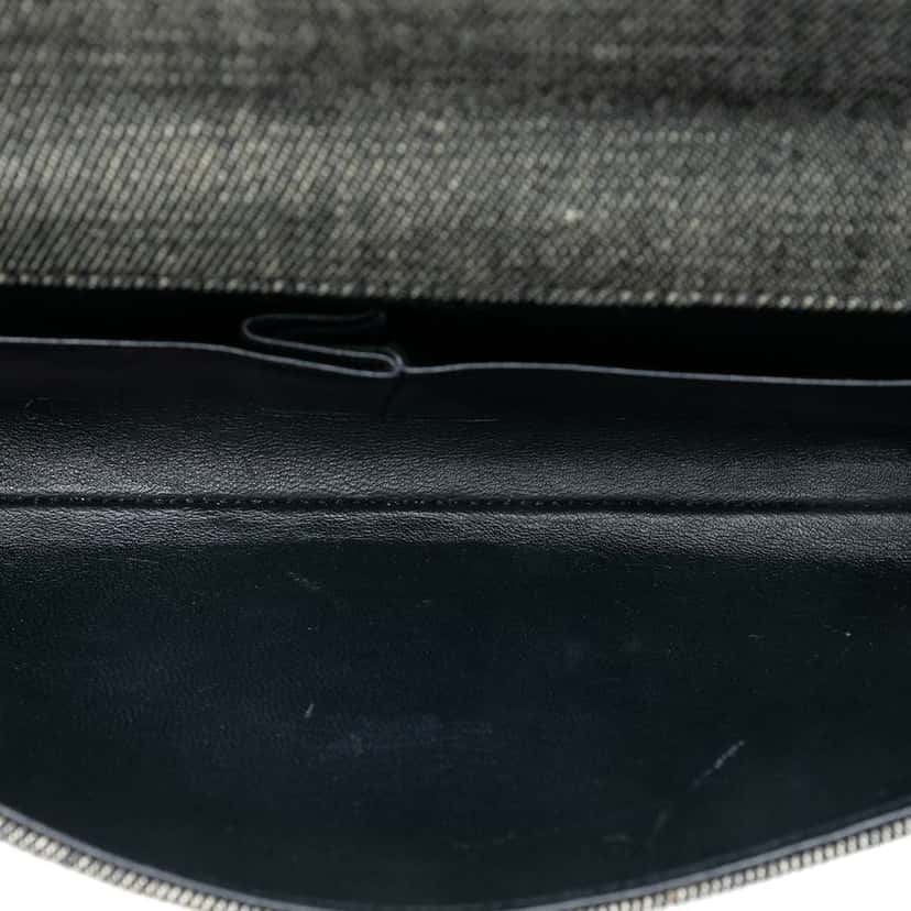 Chanel CC Choco Bar Denim Chain Flap Grey Denim Good condition - Model View