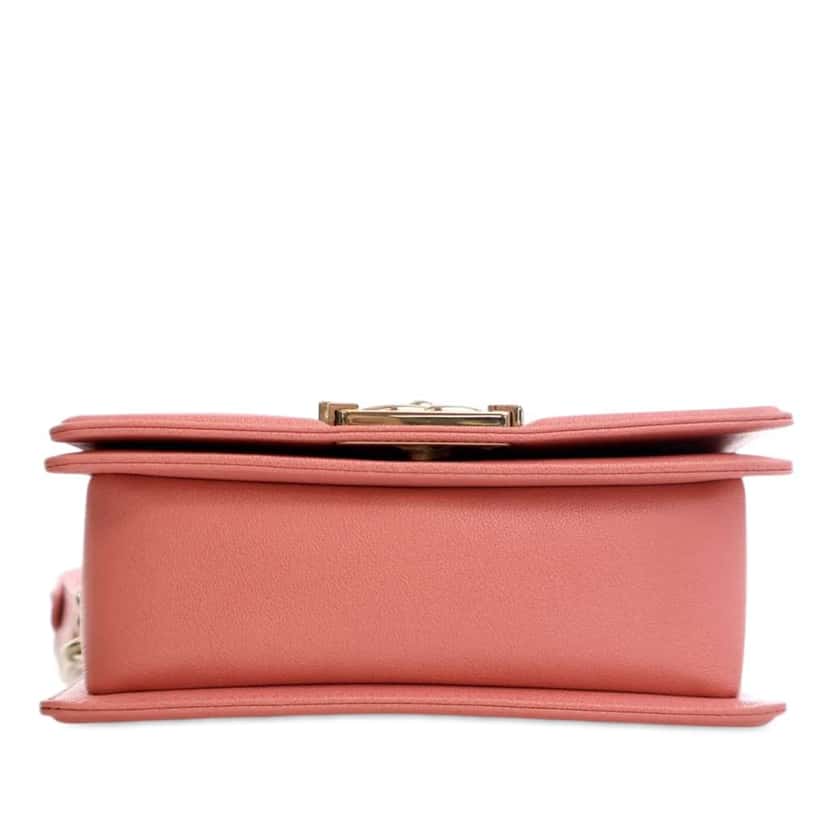 Chanel Small Chevron Caviar Boy Flap Pink Leather Good condition - Model View