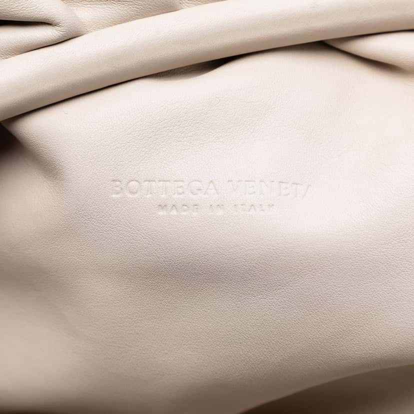 Bottega Veneta Lambskin The Pouch White Leather Good condition - Box View