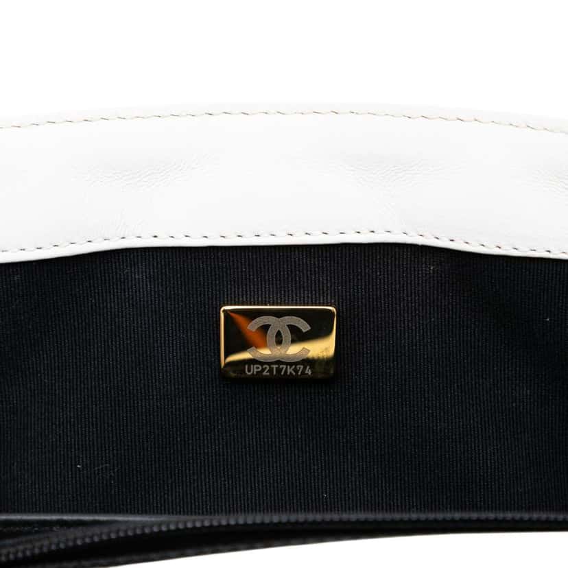 Chanel Medium Quilted Lambskin CC Single Flap White Leather Very good condition - Box View