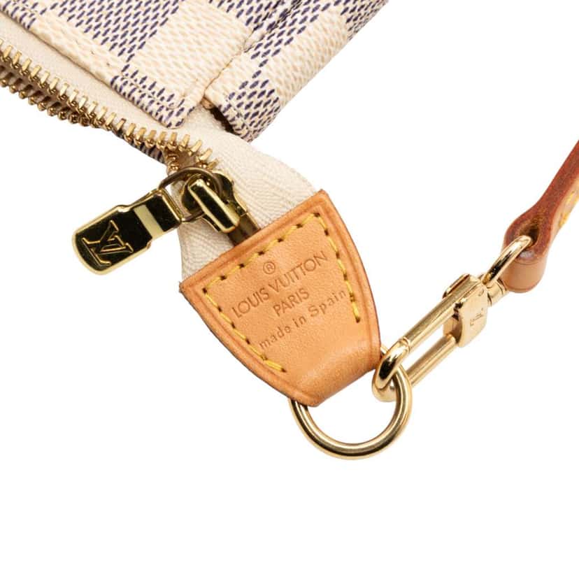 Louis Vuitton Damier Azur Pochette Accessoires White Good condition - Box View