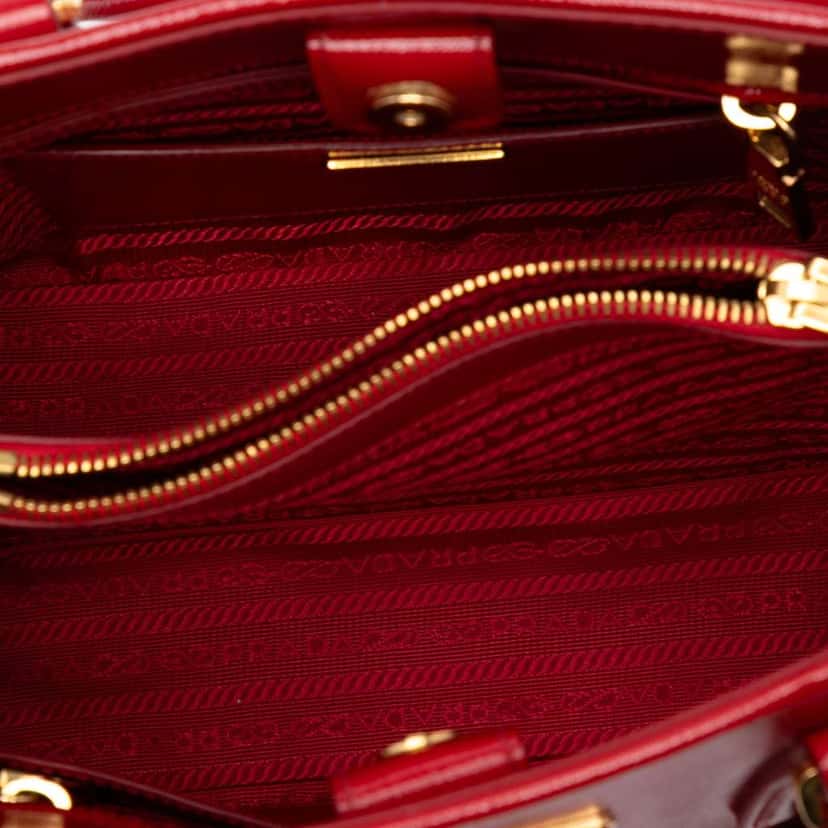 Prada Medium Saffiano Vernice Open Promenade Satchel Red Leather Good condition - Model View