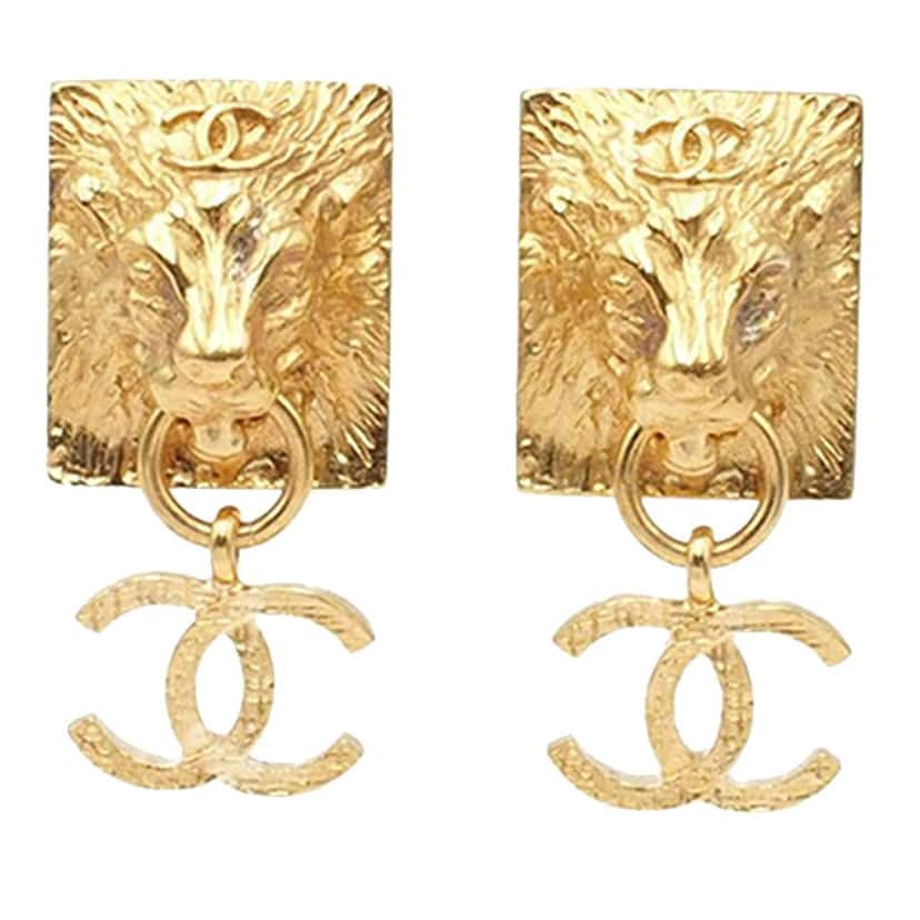 Chanel Gold Plated Lion Head CC Drop Push Back Earrings Gold Metal Good condition - Front View