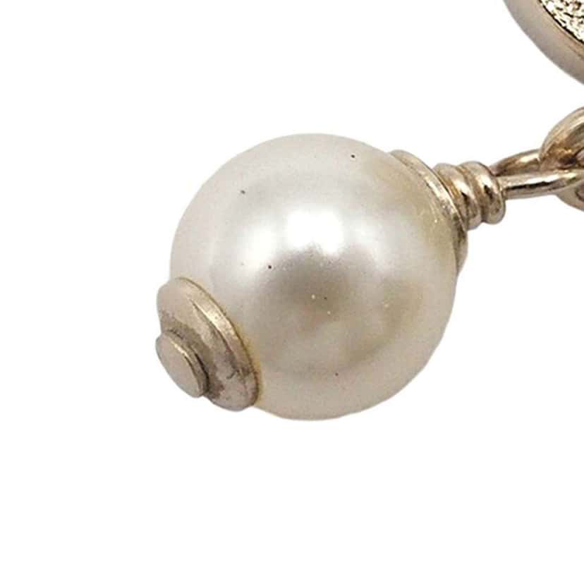 Chanel CC Gold Plated Crystal and Faux Pearl Drop Push Back Earrings Gold Metal Good condition - Model View