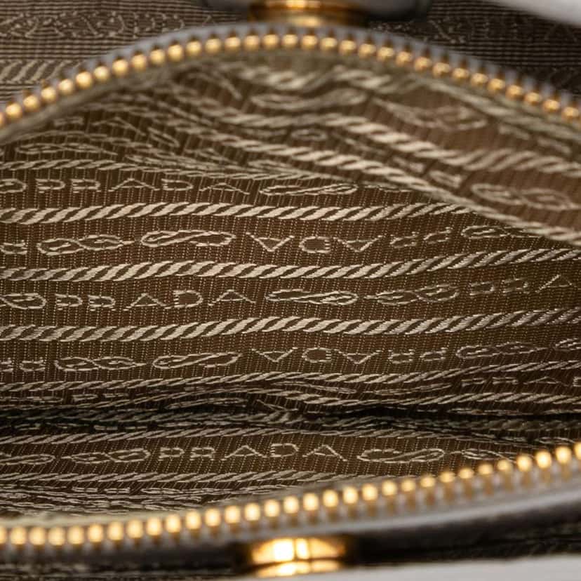 Prada Medium Saffiano Lux Galleria Satchel Grey Leather Good condition - Model View